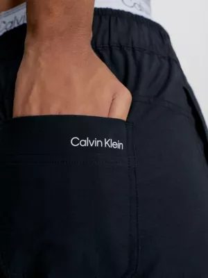 Calvin Klein Pantalon Déperlant à Jambes Larges – Image 4
