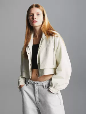 Calvin Klein Veste Courte à Manches Zippées – Image 2