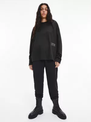 Calvin Klein T-shirt Unisexe à Manches Longues Imprimé - CK Standards – Image 4