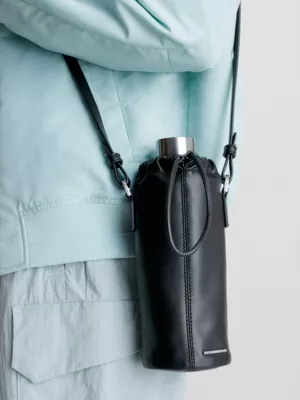 Calvin Klein Porte-bouteille En Bandoulière En Cuir Végan – Image 3