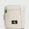 Calvin Klein Sac Reporter En Bandoulière En Matière Recyclée